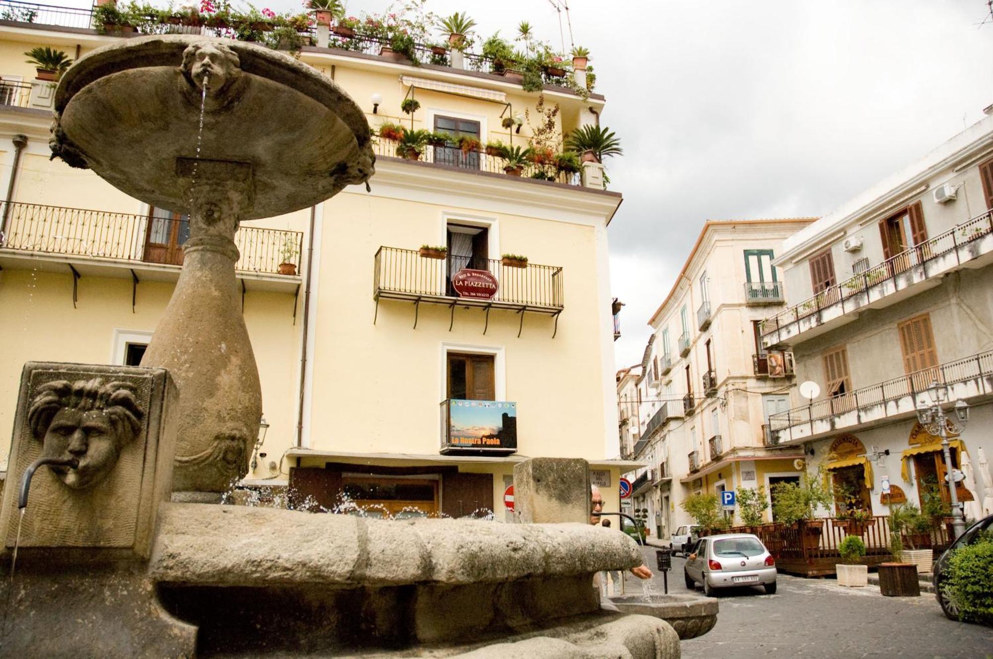 B&B La Piazzetta Paola Exterior foto